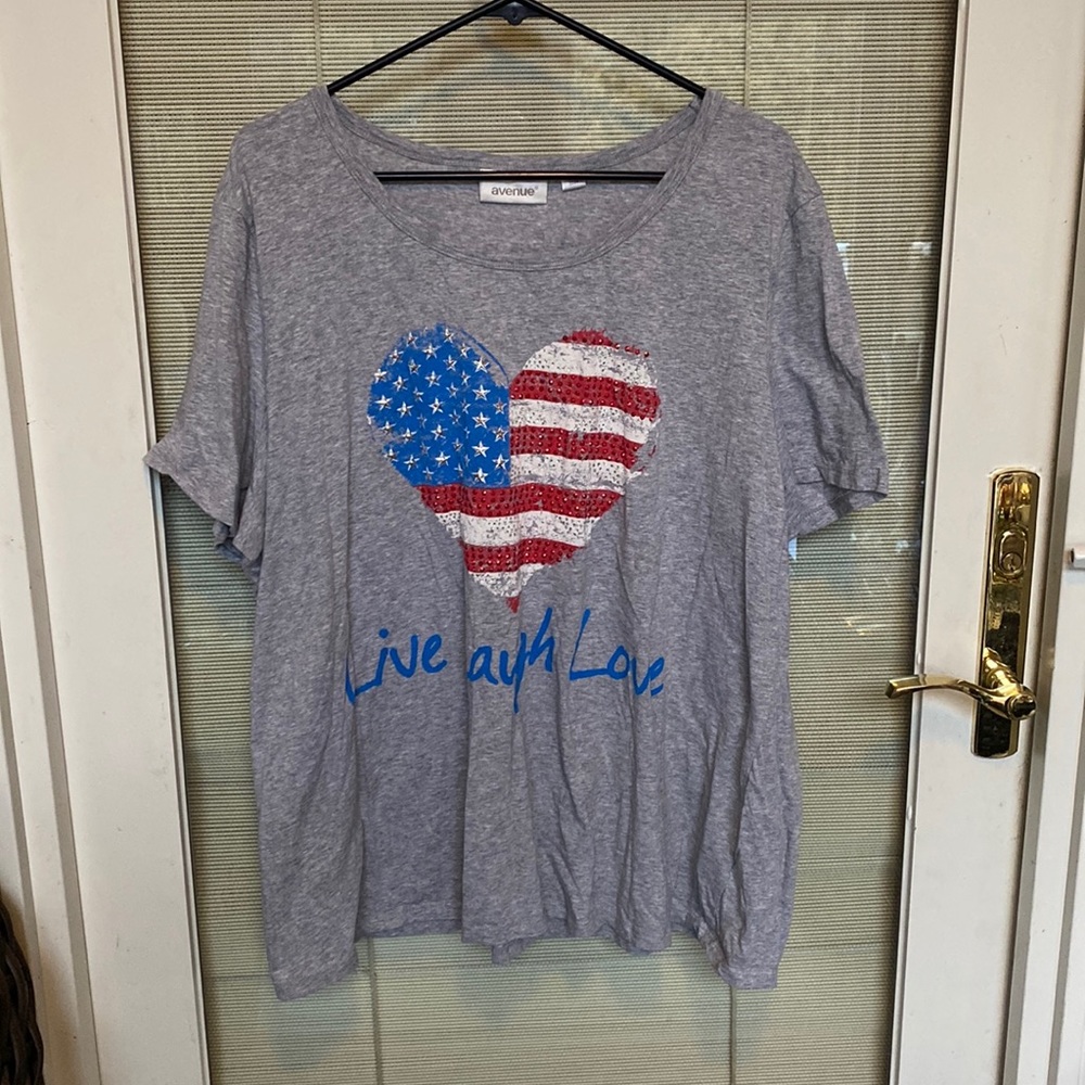 Avenue Size 22/24 Gray Tshirt Live Laugh Love with Heart American Flag Design